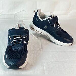 On Cloud Cloud Play boys